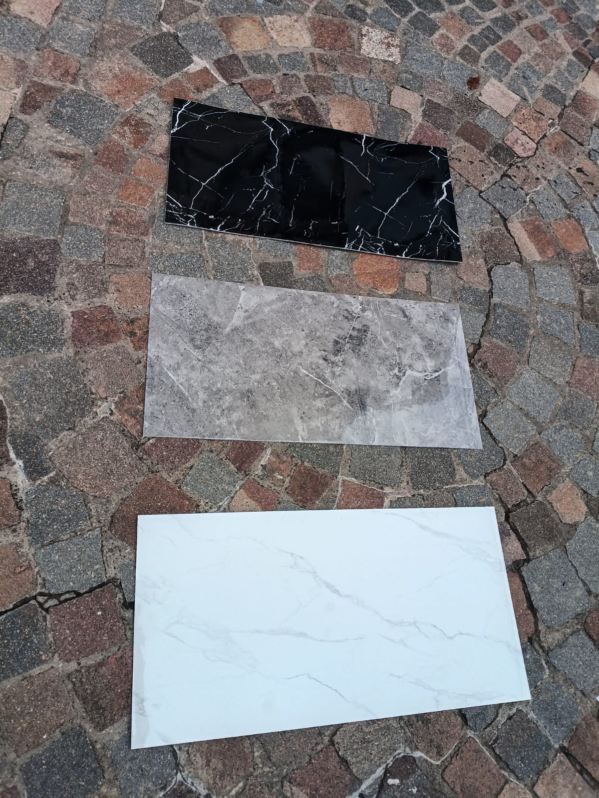 PLACA AUTOADHESIVAS SIMIL MARMOL NEGRA 60X30